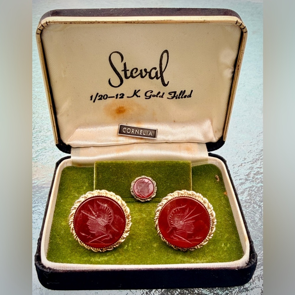 Vtg Steval “Cornelia” 1/20 12K GF Red Intaglio Cufflinks & Tie Tack Orig Box Set